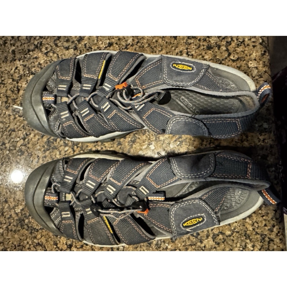 Keen Newport Water Shoes Size 10 EUC SB13
